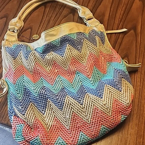 Colorful Chevron Patterned Women's Bag - Picture 2 of 4